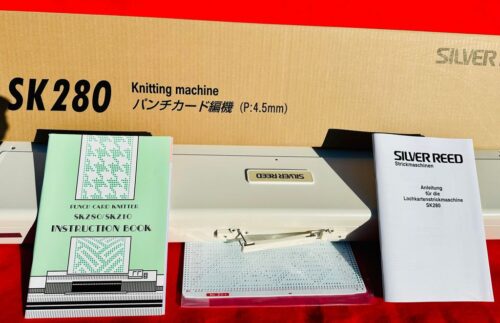 Silver-Reed SK-280 + SRP-60N Strickmaschinen-Komplettset mit deutscher und englischer Anleitung