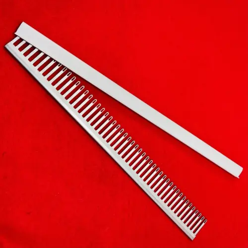 Deckerkamm 6,5 mm – 48 Maschen mit Kappe