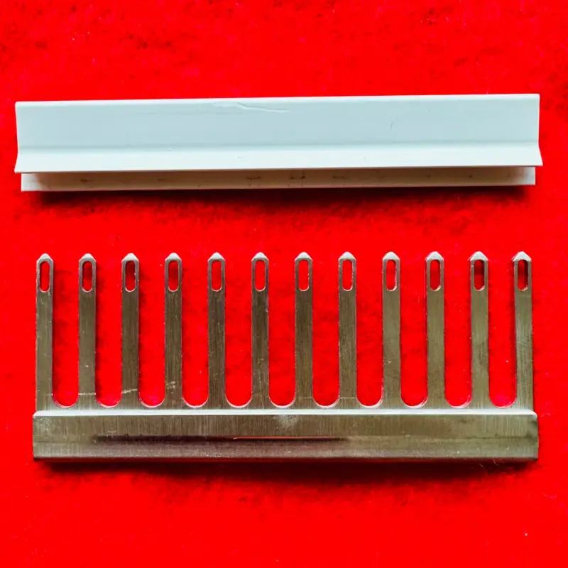 s-l1600-123.webp Deckerkamm 7,0 mm – 12 Maschen mit Kappe