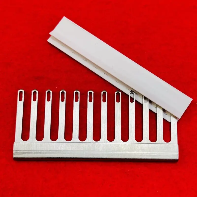 Deckerkamm 6,5 mm – 12 Maschen mit Kappe