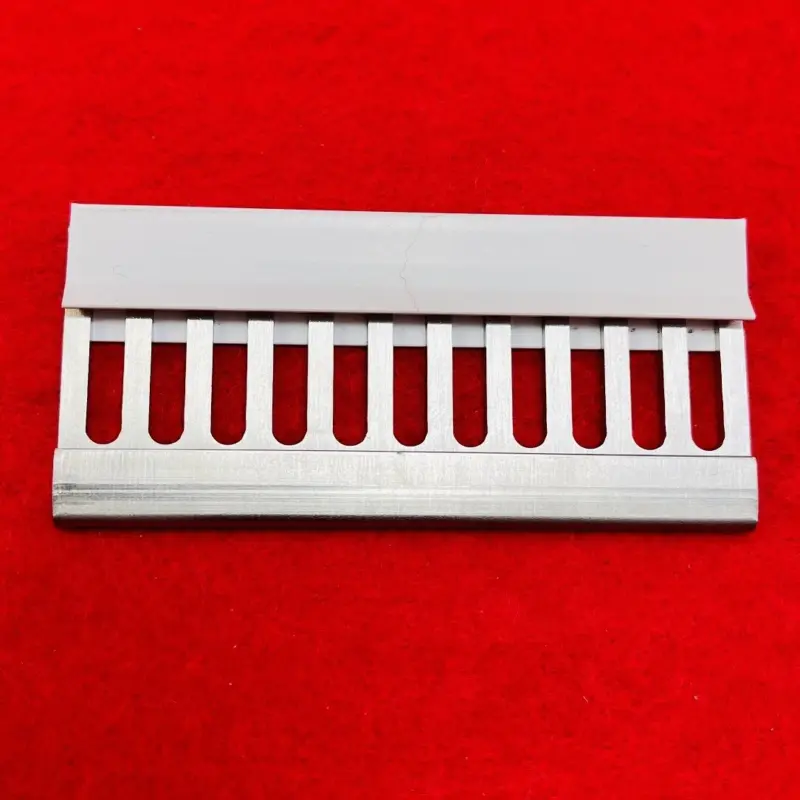 Deckerkamm 6,5 mm – 12 Maschen mit Kappe