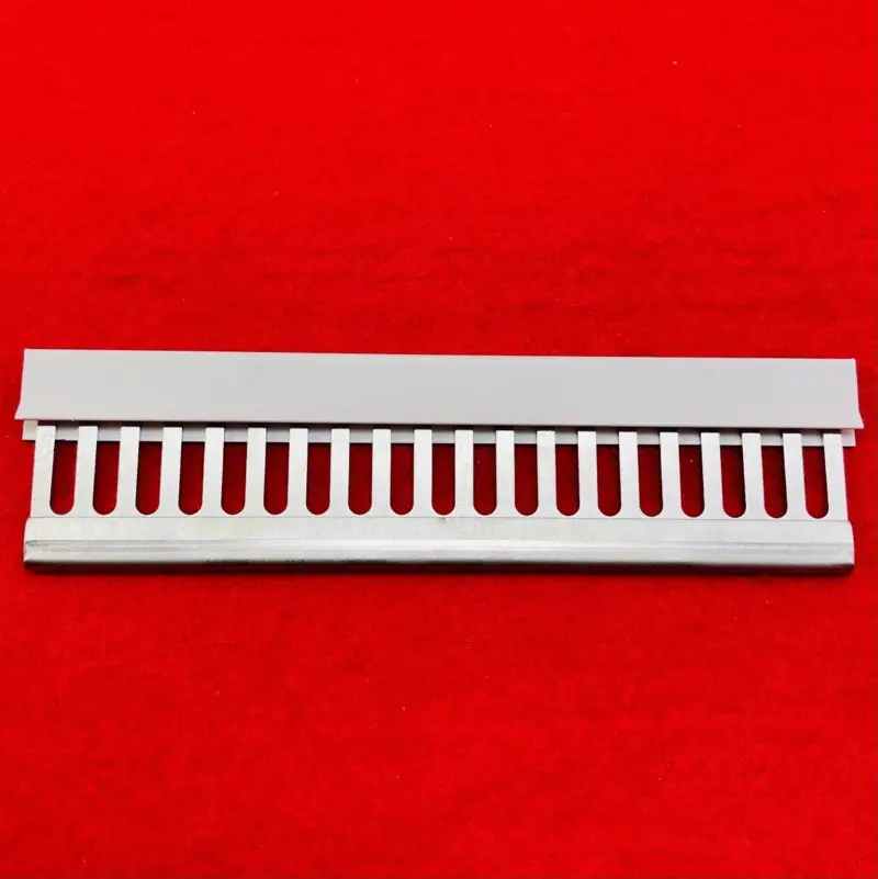 s-l1600-59.webp Deckerkamm 6,5 mm – 20 Maschen mit Kappe