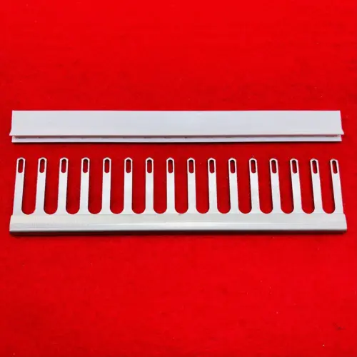 s-l1600-84.webp Deckerkamm 9,0 mm – 16 Maschen mit Kappe